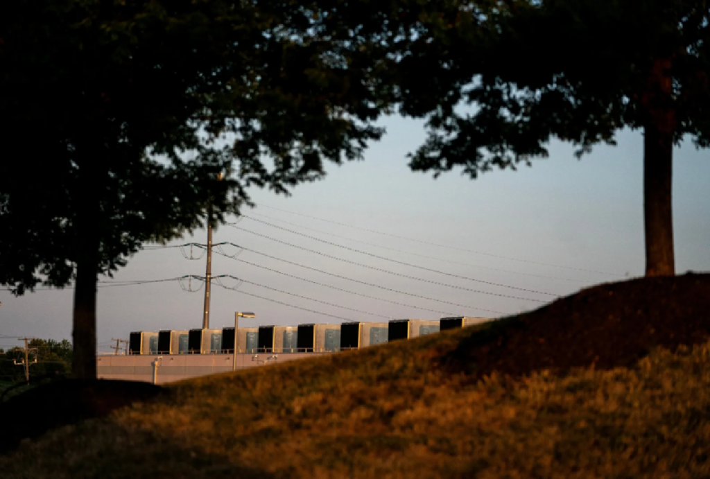 data center amazon 1200x810