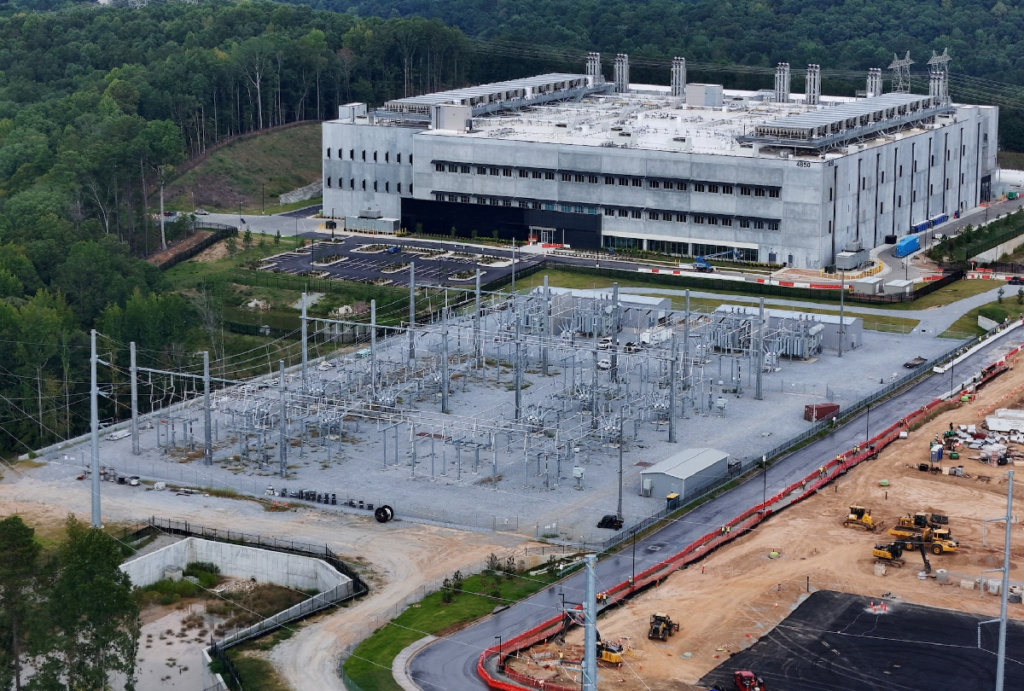 data center microsoft under construction 1200x810