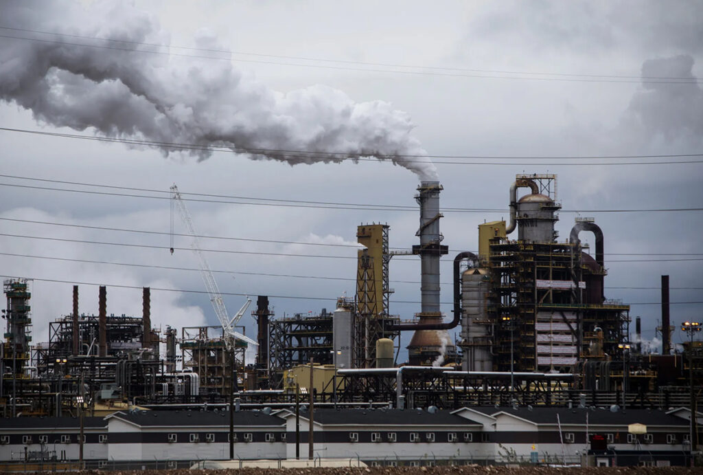 emissions at a facility in the athabasca oil sands near fort mcmurray, alberta 1200x810