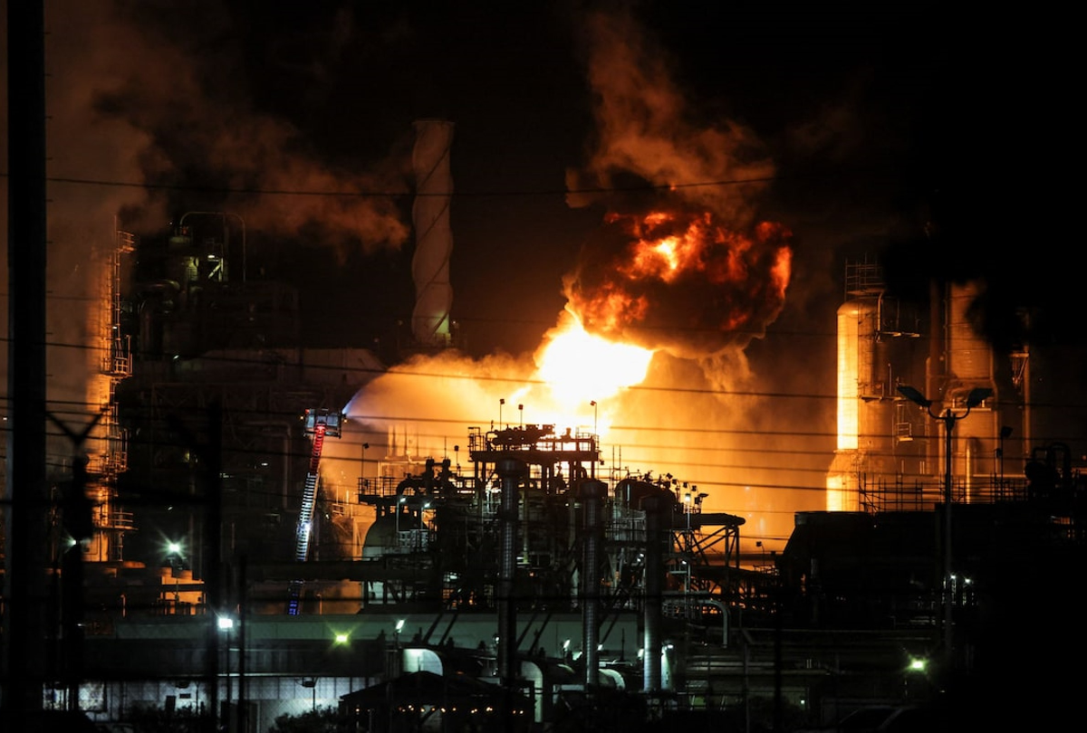 jet fuel fire 1200x810 chevron 1200x810