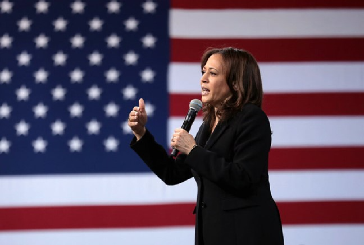 kamala harris speaking 1200x810