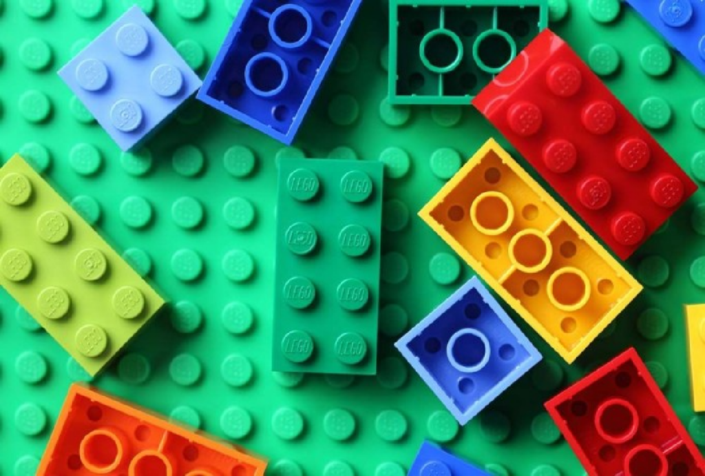 Lego Hits a “Brick” Wall: Lego Goes Back to Oil Based Plastic Bricks –  ENERGYminute - Energy News, Top Headlines, Commentaries, Features & Events  