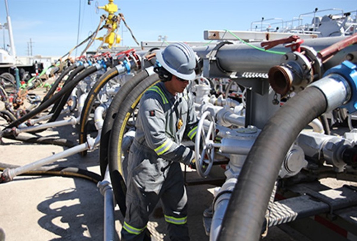 shale-investor-dan-wilks-takes-active-stake-in-nextier-oilfield