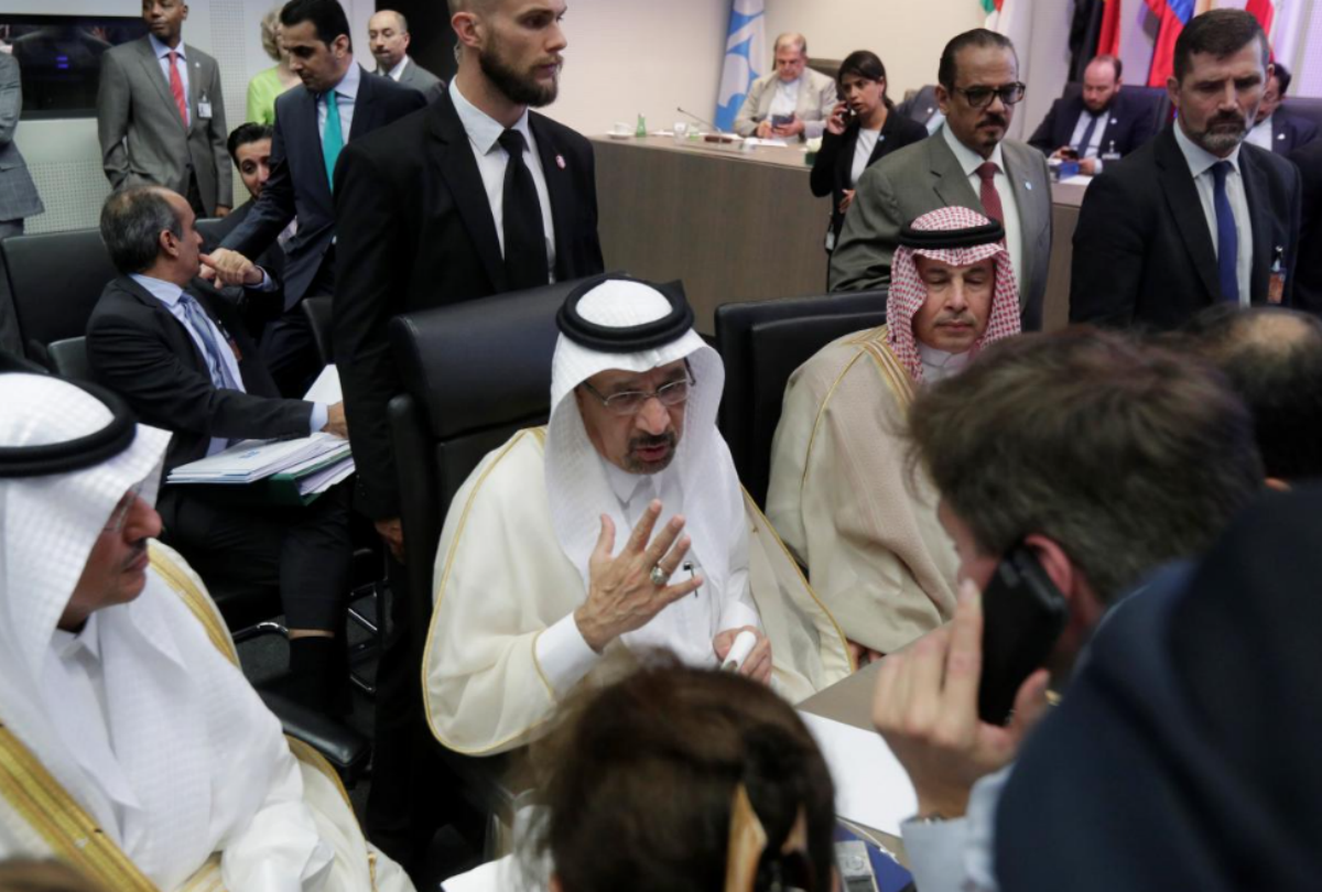 Saudi Arabia's Oil Minister Khalid al-Falih talks to journalists at the beginning of an OPEC meeting in Vienna, Austria, June 22, 2018. REUTERS/Heinz-Peter Bader