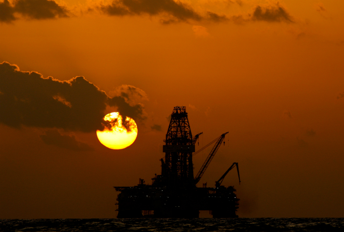 Offshore refinery