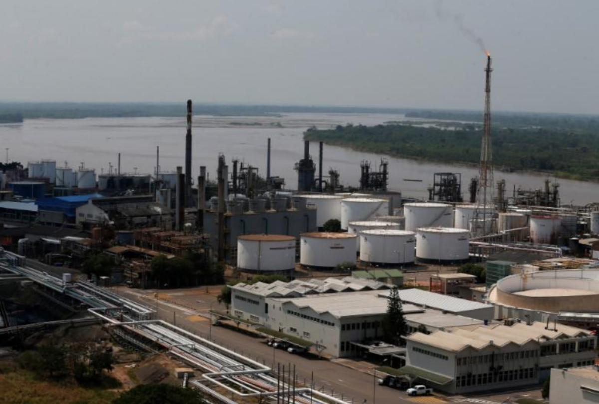 View of the oil refinery Ecopetrol in Barrancabermeja, Colombia, March 1, 2017. Picture Taken March 1, 2017. REUTERS/Jaime Saldarriaga