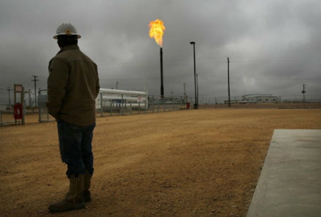 permian worker 1200x810