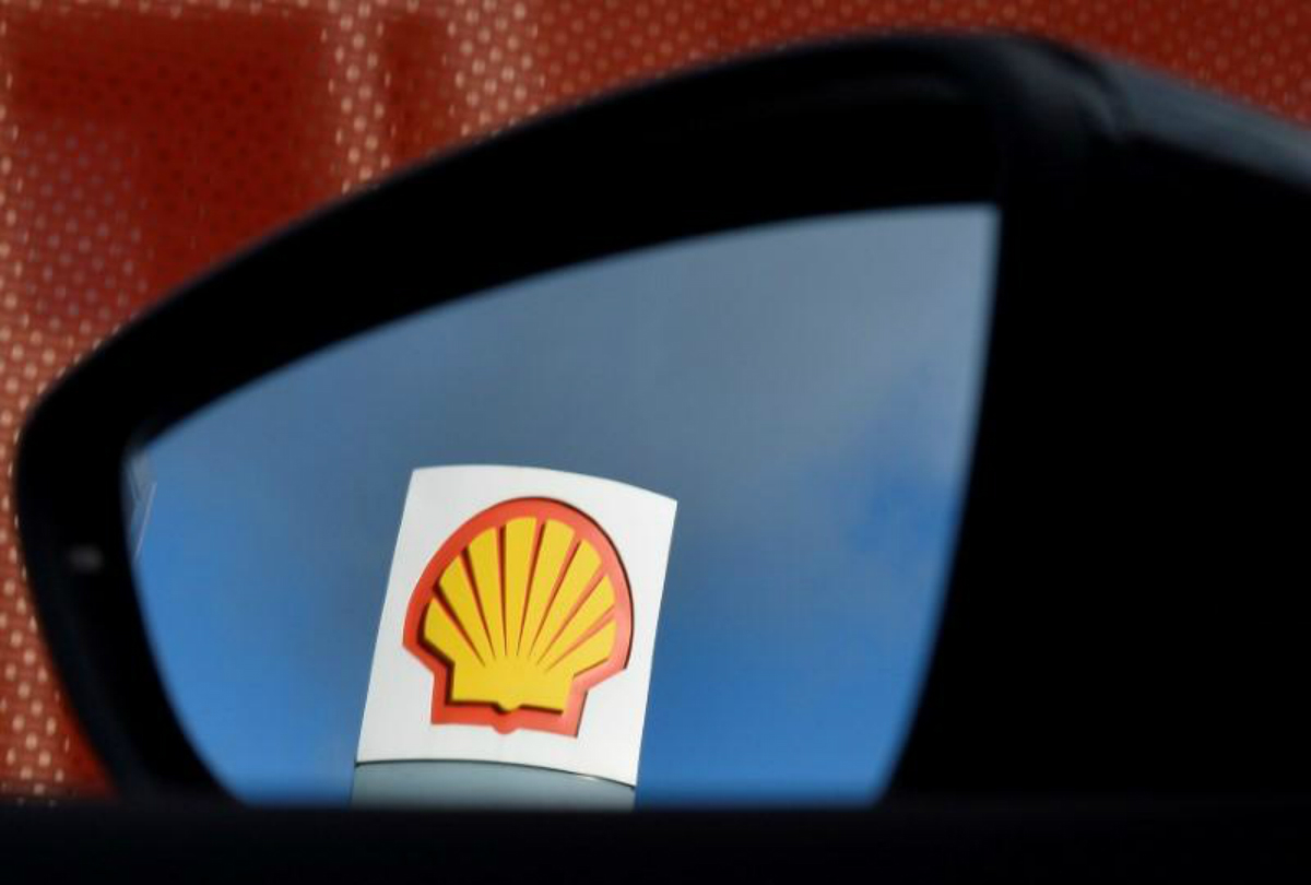 Shell logo reflection in the mirror