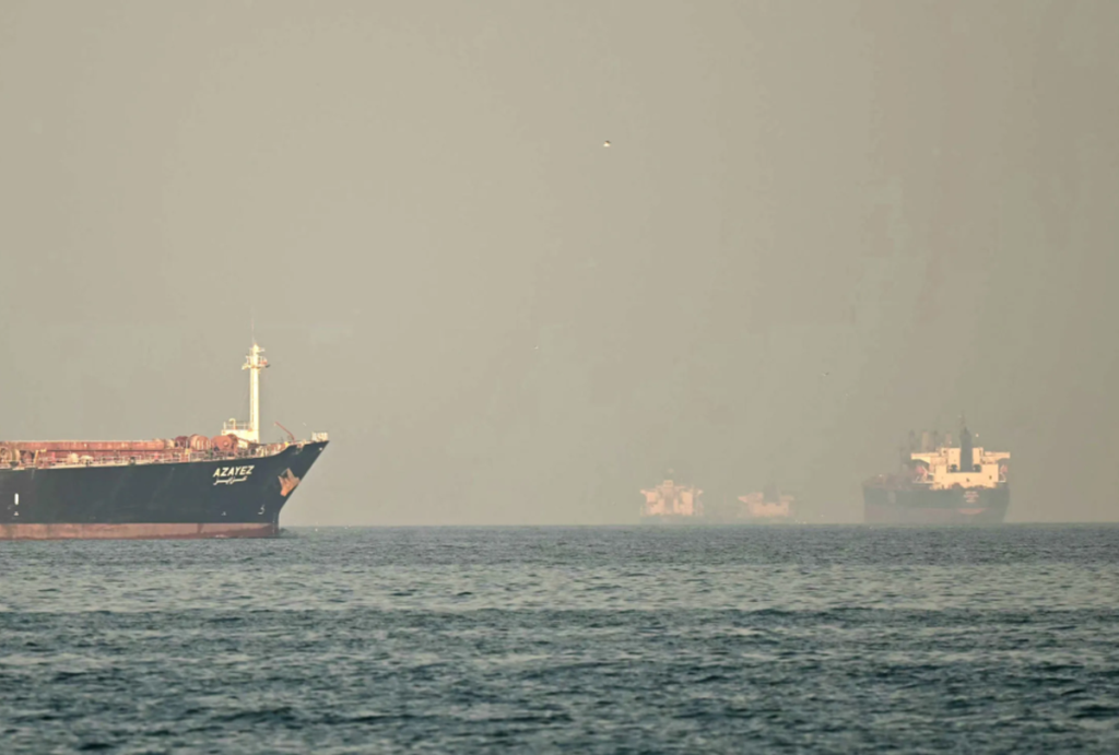 strait of hormuz tankers 2 1200x810