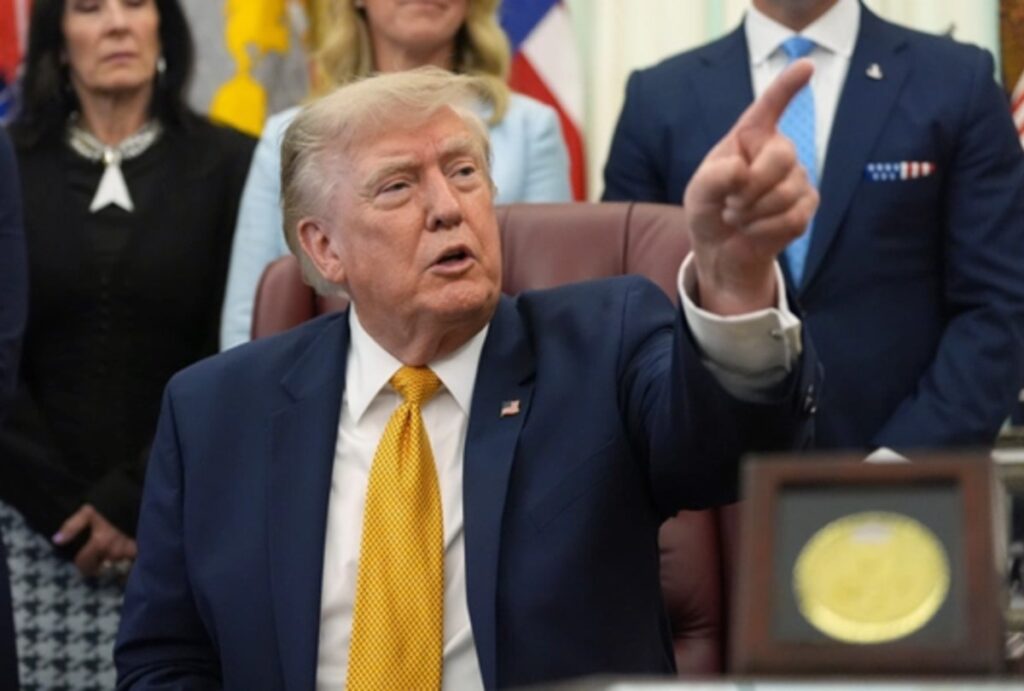 trump in oval office press conference 1200x810