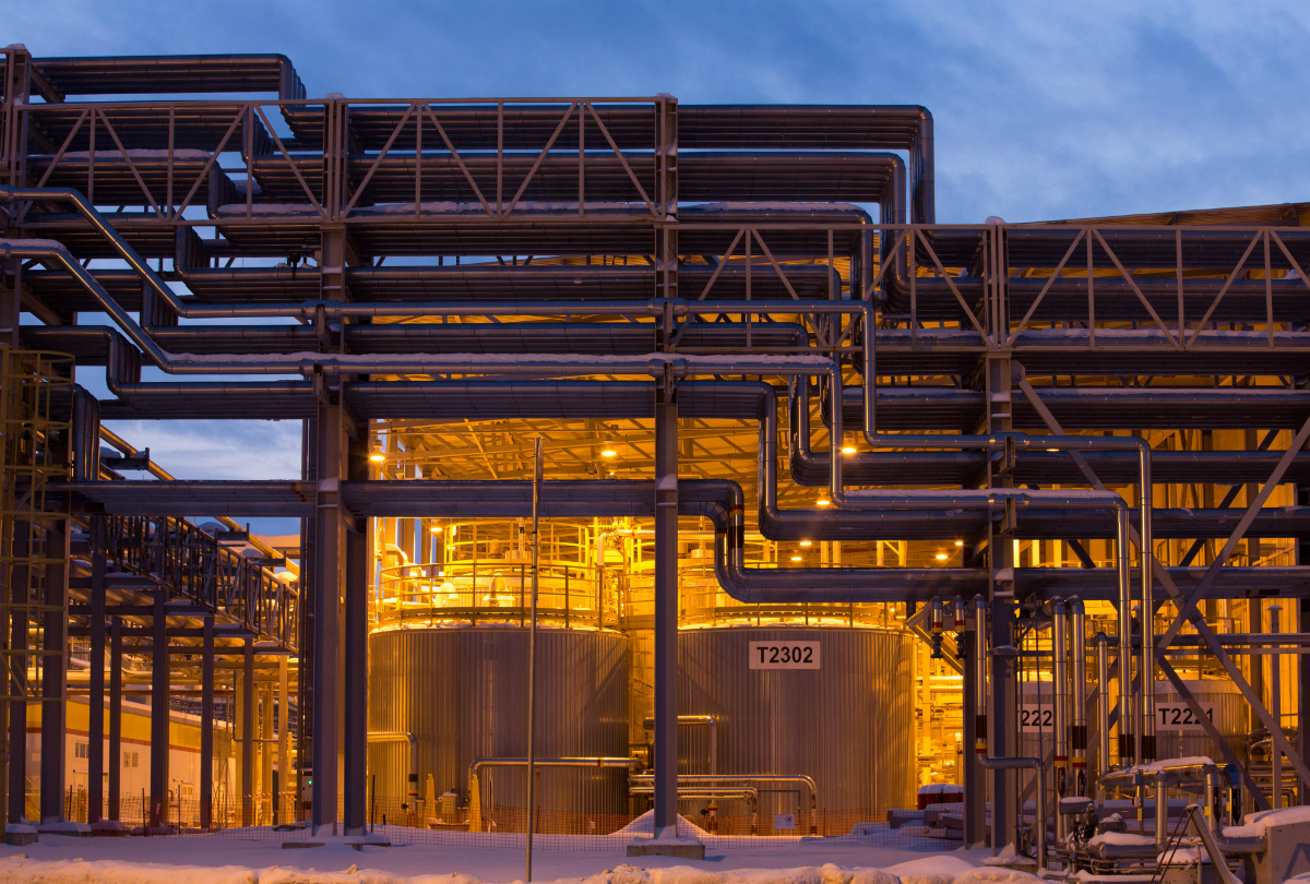 Pipework and storage tanks stand outside at the Royal Dutch Shell Plc lubricants blending plant in Torzhok, Russia. Photographer: Andrey Rudakov/Bloomberg